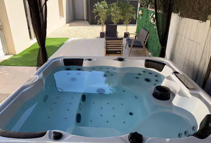 Private Jacuzzi
